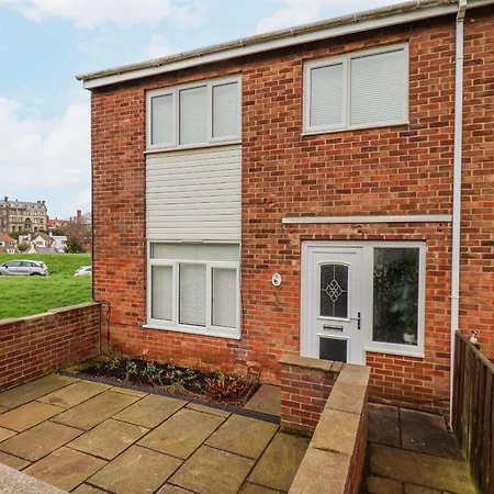 34 Fountain Close *