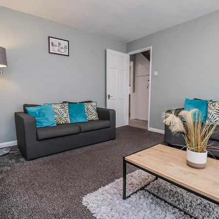 34 Fountain Close *
