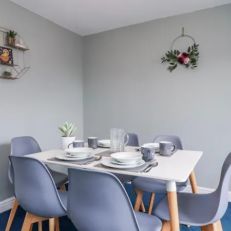 34 Fountain Close 度假居 *